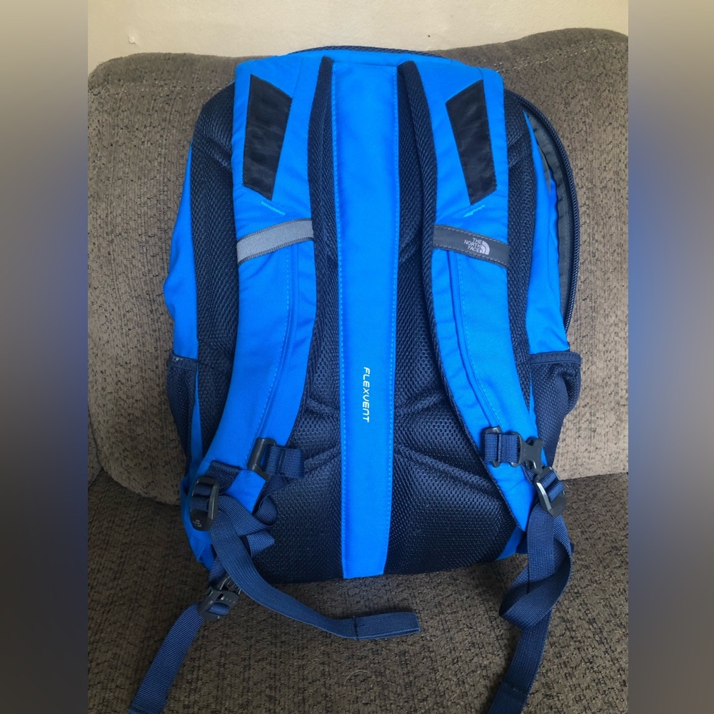 North face back pack - Picture 2 of 2